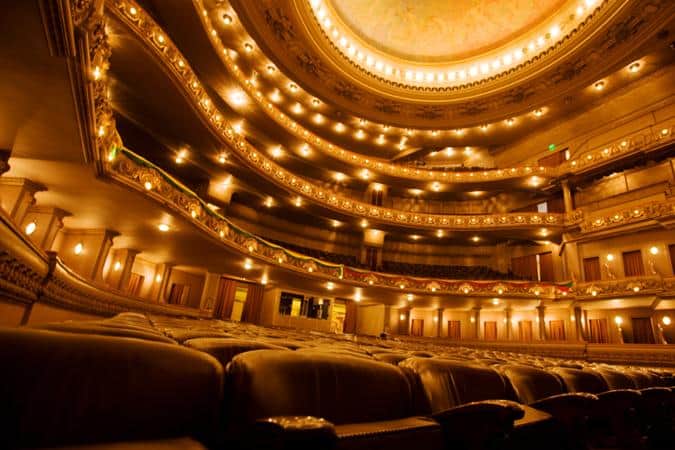 Chicago Theater Ticket Deals and Discounts - Chicago on the Cheap